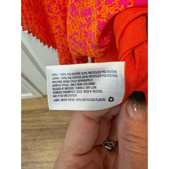 Alexis Floral Flutter Sleeve Pleated Wrap Dress sz small - Picture 9 of 9